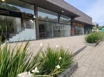 Comercial · 49m² · 2 Vagas · Sala Comercial para Locação no Salto do Norte com Vitrine, 2 Vagas e Pé-Direito Alto