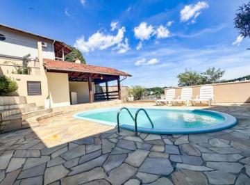 Casa · 546m² · 4 Quartos · 2 Vagas · Alugo Casa com Piscina, 02 Pavimentos - Bairro Fortaleza
