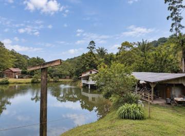 Rural · 90m² · 4 Quartos · 3 Vagas · Sítio para Alugar na Região do Parque das Nascentes, a 25 km do Centro de Blumenau – 4 Dormitórios, 