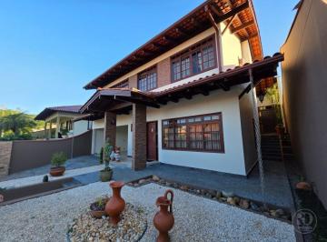 Casa · 234m² · 3 Quartos · 4 Vagas · Casa Mobiliada com Suíte Master, SPA e Área de Festas à Venda na Velha Central – Blumenau