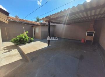img0 · Casa com 3 Quarto(s) e 2 banheiro(s) para Alugar, 114 m² por R$ 2470 / Mês