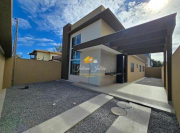 Foto 01 · CASA LINEAR COM 3 QUARTOS SENDO 1 SUÍTE A VENDA NO BAIRRO MAR Y LAGO EM RIO DAS OSTRAS, RJ.