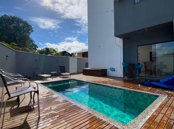 Casa de 3 quartos, Imbituba · Casa à Venda em Imbituba com 3 Suítes