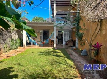 Foto 01 · Casa a venda em Ubatuba, com 2 dormitórios em bairro residencial a 3 km da Praia de Maranduba.