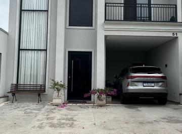 Casa · 200m² · 3 Quartos · 3 Vagas · Sobrado à venda em Indaiatuba, Jardim Bréscia, com 3 suítes, com 200 m²