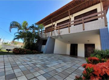 Casa · 400m² · 7 Quartos · 4 Vagas · "Casa Ampla e Confortável em Lagoa Nova, Natal"