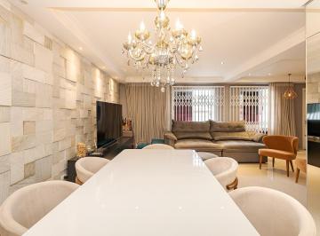 Casa · 239m² · 3 Quartos · 2 Vagas · Lindo sobrado perto do Barigui!