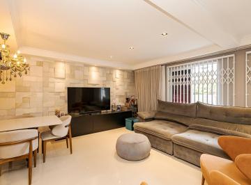 Casa · 239m² · 3 Quartos · 3 Vagas · Lindo sobrado pertinho do Barigui!