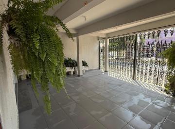 Casa · 231m² · 3 Quartos · 2 Vagas · Sobrado com 3 dormitórios em Osasco