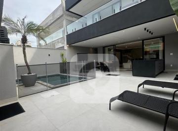 Casa · 370m² · 4 Quartos · 2 Vagas · CASA TRIPLEX CONTEMPORÂNEA COM ARQUITETURA MODERNA. Condomínio Jardins de Maria