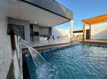 Casa · 250m² · 3 Quartos · 6 Vagas · Casa com 3 Quartos,piscina