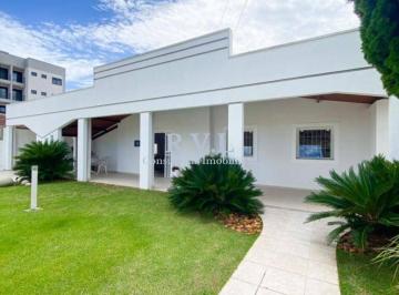 Foto 01 · Casa térrea à venda em Atibaia-SP, 3 suítes, 3 salas, 4 banheiros, 3 vagas na Vila Helena. 680 m²!