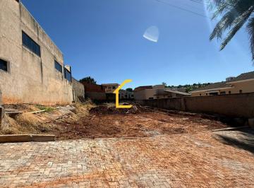Terreno · 650m² · VICENTE PIRES: Terreno Plano de 650m² Murado ao lado do Taguapark!