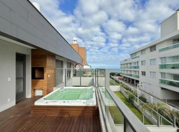 Sacada com jacuzzi · Apartamento com vista mar no Iconic