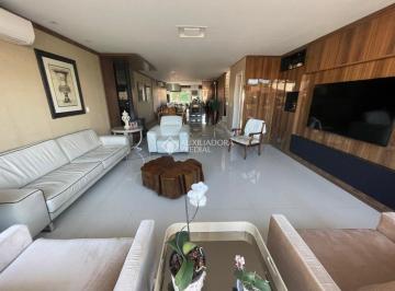 Casa · 355m² · 3 Quartos · 4 Vagas · Sofisticada casa com 3 suítes na Chácara das Pedras