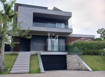 fts-16-17841346264636.jpg · Casa em condomínio com 4 suítes à venda no Rio Tavares