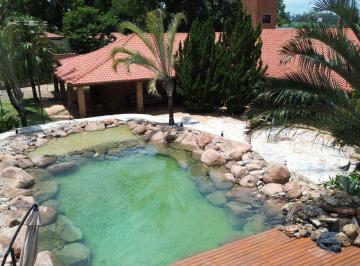 Casa de 5 quartos, Salto · Chácara de 5000 m² com 4 suites à venda em condominio fechado
