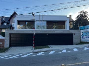 Casa de 3 quartos, Curitiba · Sobrado NOVO venda 181,85 m2 com 3 suítes - Santo Inácio - Curitiba - PR