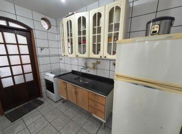 899bc69d-21e6-450f-93d2-da46e4c612ce · Agradável casa para venda em Vila Amália (Zona Norte) com 5 quartos, sendo 3 suítes, 196m²