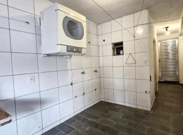 57c4bafc-f0ff-4c87-9f8b-aff7ca065536 · Elegante casa para venda em Vila Prado com 5 quartos, sendo 2 suítes, 203m²