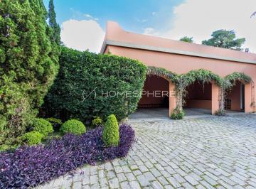 1 · Um Refúgio Inspirado nas Grandes Casas de Fazenda, em Meio ao Verde do Alto da Boa Vista