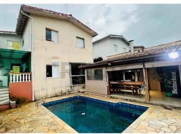 Casa · 200m² · 4 Quartos · Casa para locação com residencial ou comercial no Jardim Leonor em Mairiporã