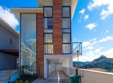 Casa · 260m² · 5 Quartos · 4 Vagas · Casa à venda no bairro Tijuca - Teresópolis/RJ