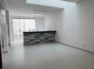 Sala conjugada com cozinha (1º andar) · Casa no Liberdade / 02 quartos + 02 suíte