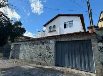 Casa · 167m² · 3 Quartos · 2 Vagas · Excelente casa no bairro Santa Inês!