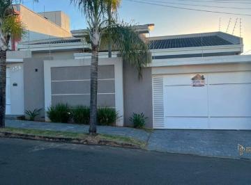 Casa · 209m² · 3 Quartos · 2 Vagas · Casa à venda, 3 quartos, 1 suíte, 2 vagas, Morada Nova - Patrocínio/MG