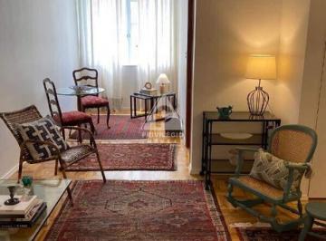 Apartamento · 50m² · 2 Quartos · Excelente apartamento reformado de dois quartos em Copacabana