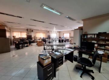 Comercial · 195m² · Sala em Centro, Ponta Grossa/PR de 195m² para locação R$ 10.000,00/mes