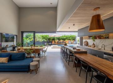 Casa · 275m² · 4 Quartos · 4 Vagas · Casa à venda em Condomínio de Alto Padrão com 4 suítes e piscina aquecida
