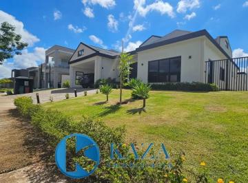 1 · LINDA CASA TÉRREA NO CONDOMÍNO RESIDENCIAL ALPHAVILLE 1 - COM PISCINA, SAUNA E ACABAMENTO PREMIUM