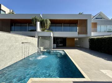 Casa · 450m² · 5 Quartos · 4 Vagas · Casa Triplex Contemporanea a Venda no Condominio Blue Houses na Barra da Tijuca