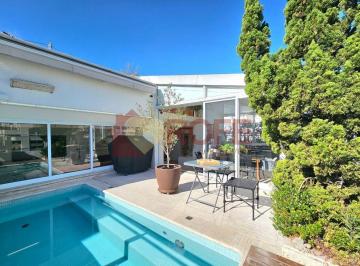 Apartamento · 206m² · 2 Quartos · 2 Vagas · Cobertura duplex reformada | 206 m² | Porteira fechada