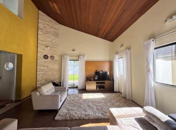 Casa · 230m² · 3 Quartos · 4 Vagas · Casa em Gramado, Cotia/SP de 230m² 3 quartos à venda por R$ 960.000,00