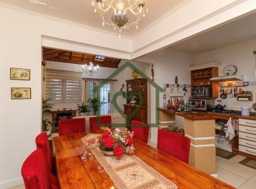 Casa · 4 Quartos · 5 Vagas · Casa em Passo da Areia, Porto Alegre/RS de 0m² 4 quartos à venda por R$ 799.900,00