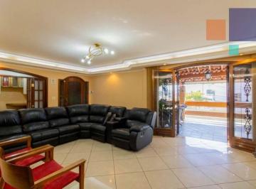 Casa · 331m² · 3 Quartos · 4 Vagas · Casa em Vila Galvão, Guarulhos/SP de 331m² 3 quartos à venda por R$ 1.200.000,00