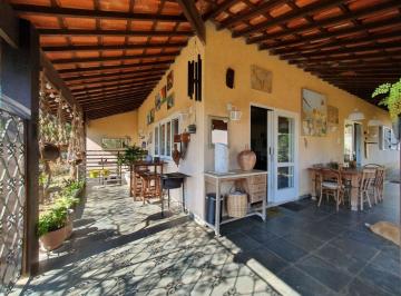 Casa · 241m² · 4 Quartos · 9 Vagas · Casa em Transurb, Itapevi/SP de 241m² 4 quartos à venda por R$ 1.300.000,00