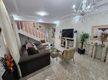 Casa · 174m² · 3 Quartos · 2 Vagas · Sobrado em Jardim Santo Antônio, Suzano/SP de 174m² 3 quartos à venda por R$ 800.000,00