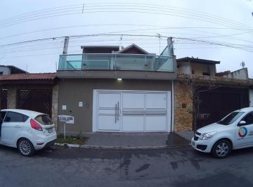 Casa · 240m² · 3 Quartos · 4 Vagas · Sobrado em Jardim dos Ipês, Suzano/SP de 240m² 3 quartos à venda por R$ 1.300.000,00
