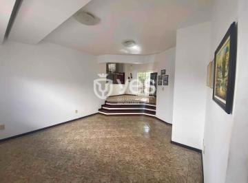 Casa de 3 quartos, Araxá · Casa em Vila Santa Terezinha, Araxá/MG de 196m² 3 quartos à venda por R$ 800.000,00