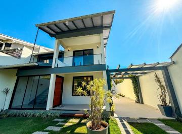 Casa · 395m² · 7 Quartos · 5 Vagas · Casa em Camboinhas, Niterói/RJ de 395m² 7 quartos à venda por R$ 2.950.000,00