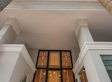 Apartamento · 130m² · 3 Quartos · 2 Vagas · Apartamento em Pioneiros, Balneário Camboriú/SC de 130m² 3 quartos à venda por R$ 2.950.000,00