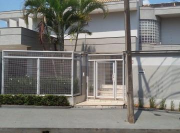 Casa · 440m² · 4 Quartos · 7 Vagas · Casa em Iguaçu, Londrina/PR de 440m² 4 quartos à venda por R$ 2.700.000,00
