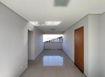 Apartamento · 88m² · 3 Quartos · 2 Vagas · Apartamento com 3 quartos sendo 1 suíte disponível para locação no bairro Santa Mônica em Uberlândia