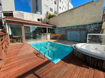 46d5b618ad88fe1731339799c7b23095404e6a30 · Casa com 4 dormitórios para alugar por R$ 8.759/mês - Barreiros - São José/SC