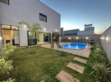 n70ng42ytriyziznti4zdnl_md · CASA DE ALTO PADRÃO NO SERRA MORENA - 219m² de área construída acabamento fino