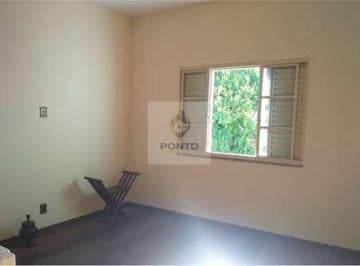 Casa · 150m² · 4 Quartos · 5 Vagas · Casa com Piscina á venda no Bairro São Sebastião !